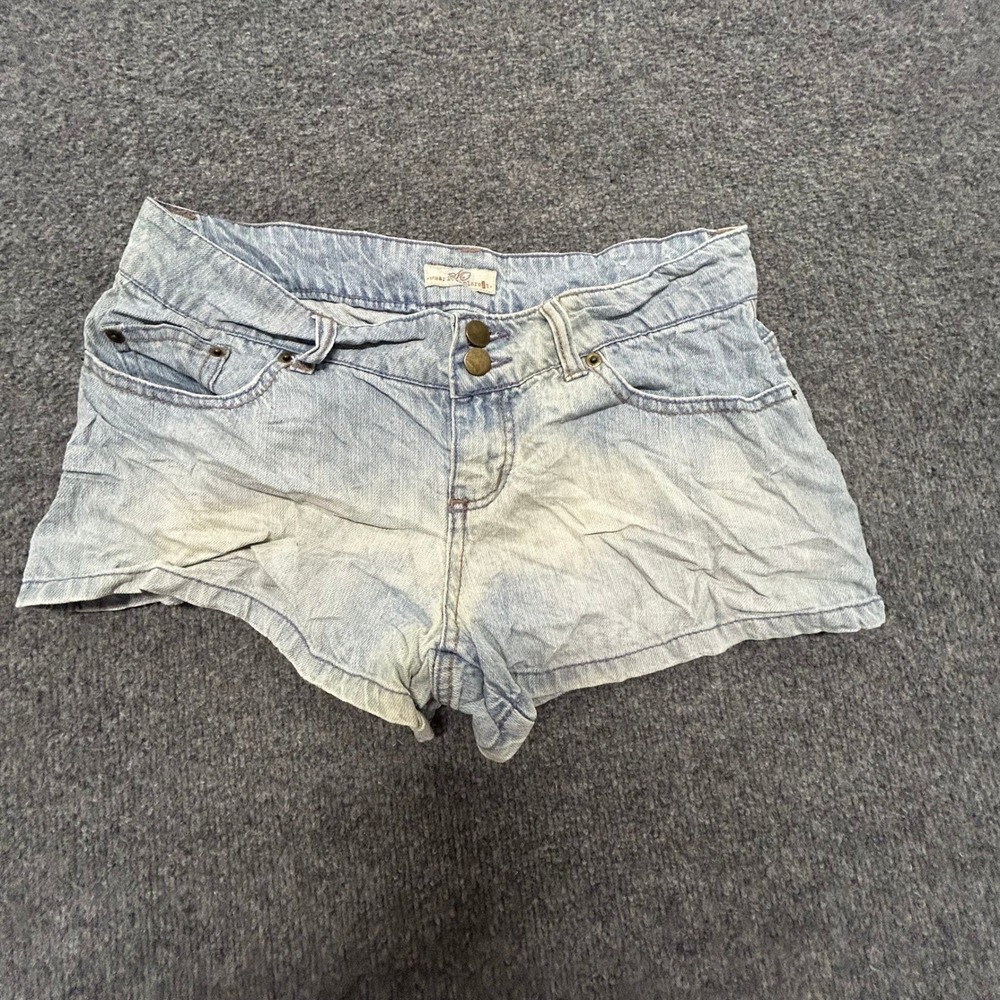 SO Shorts Womens Size 11 Light Wash Ramie Cotton Low Rise Embroidered Denim Y2K